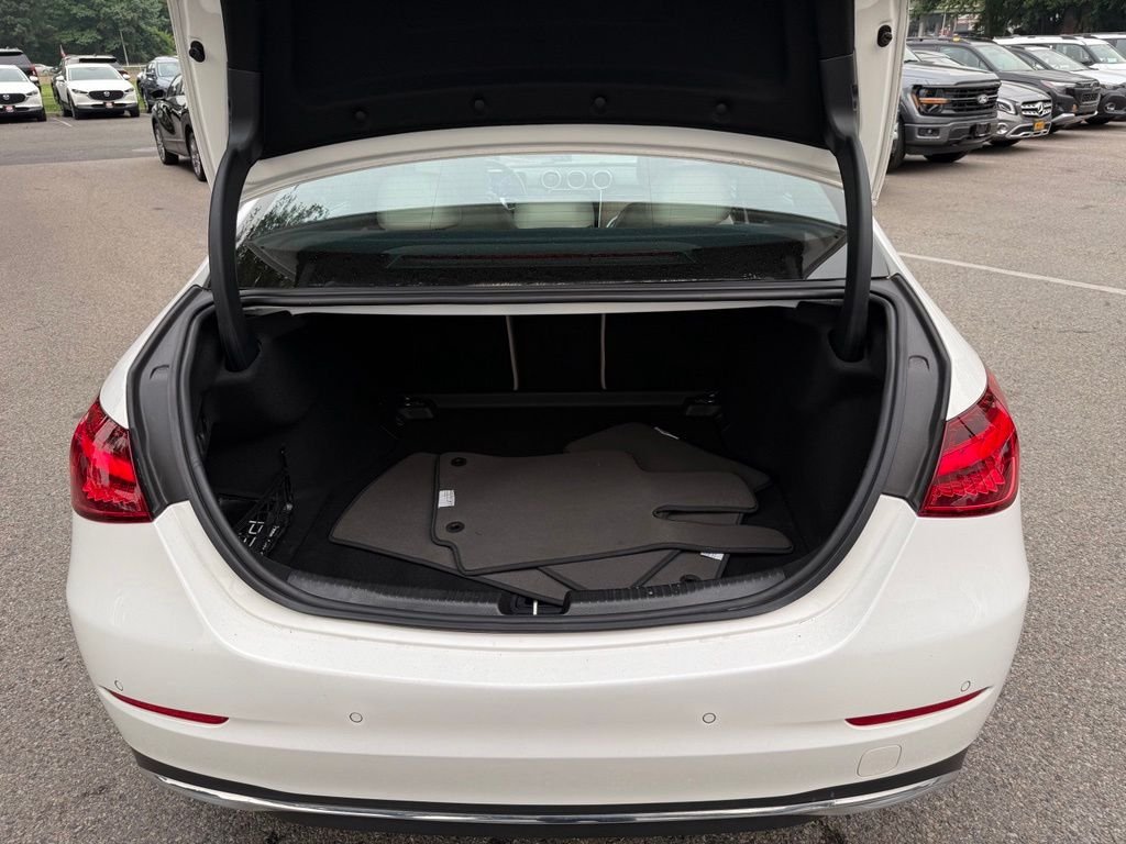 Used 2024  Mercedes-Benz C 300 image 30