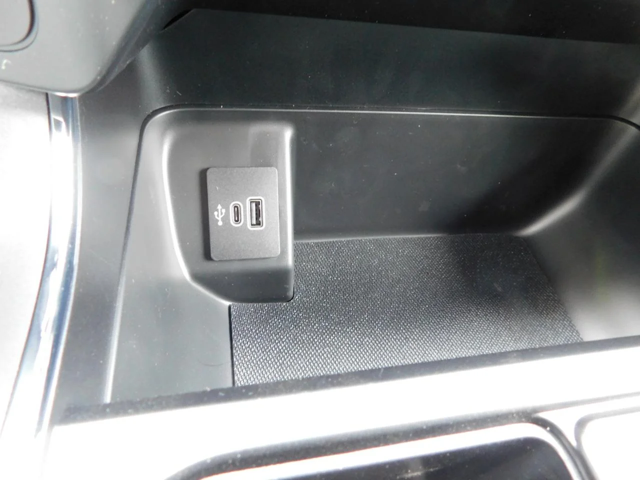New 2026 Carbonized Gray Metallic Ford XLT image 48
