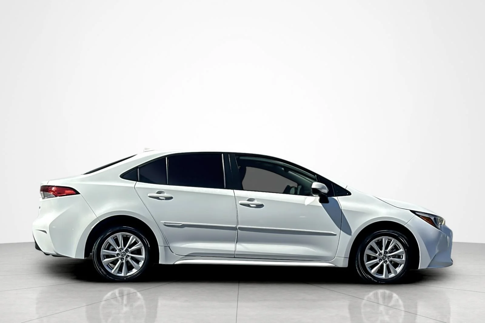 Certified Used 2024 Ice Cap Toyota Hybrid LE image 6