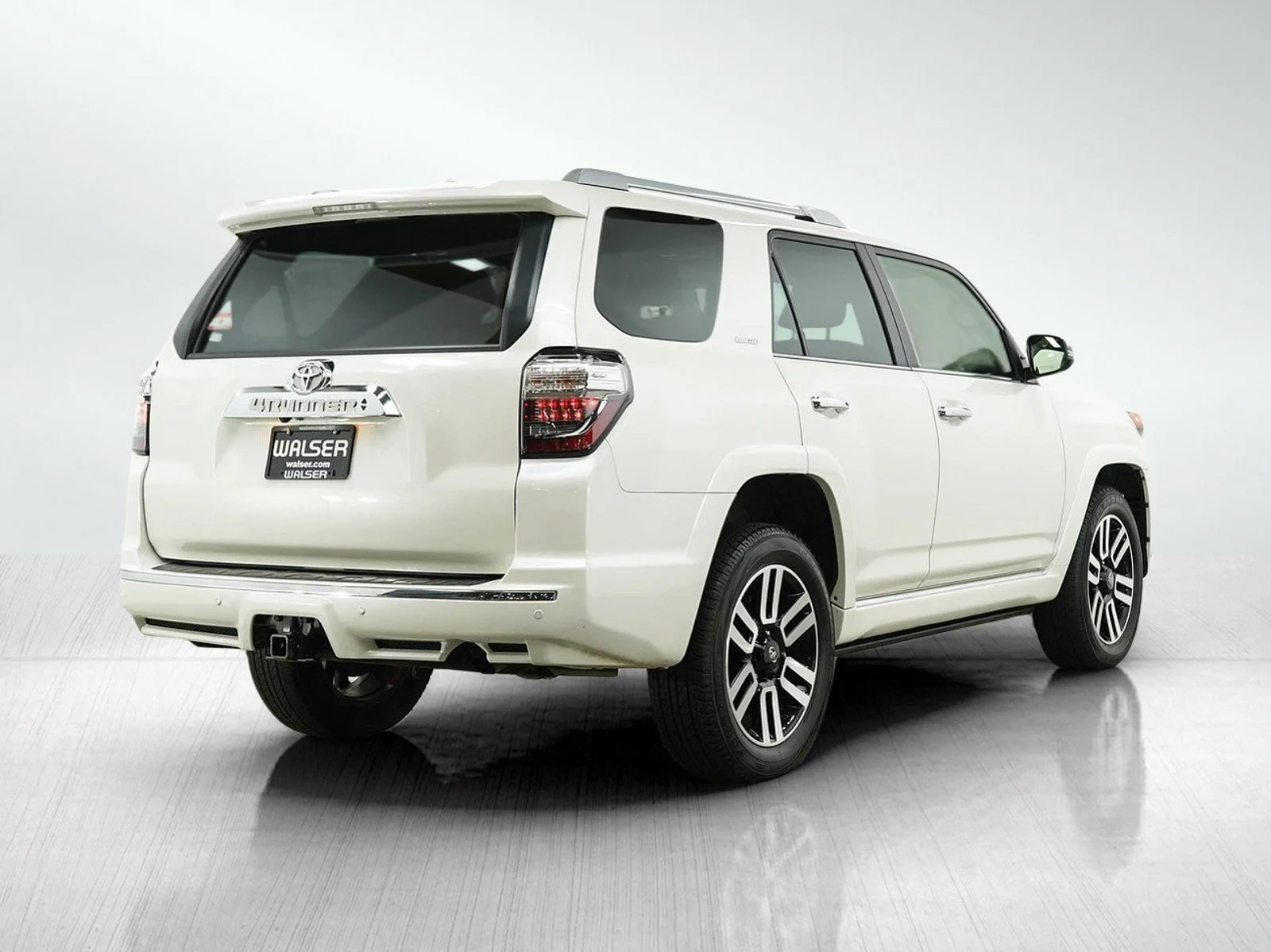 Used 2023 Blizzard Pearl Toyota Limited 4WD image 6