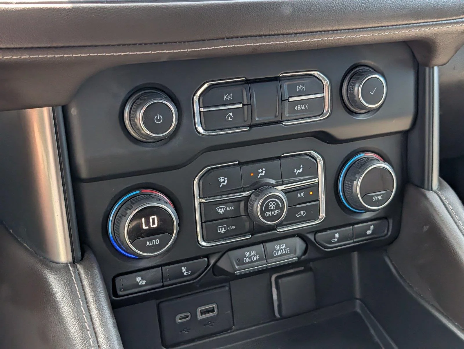 Used 2022 MIDNIGHT BLUE METALLIC Chevrolet LT image 18