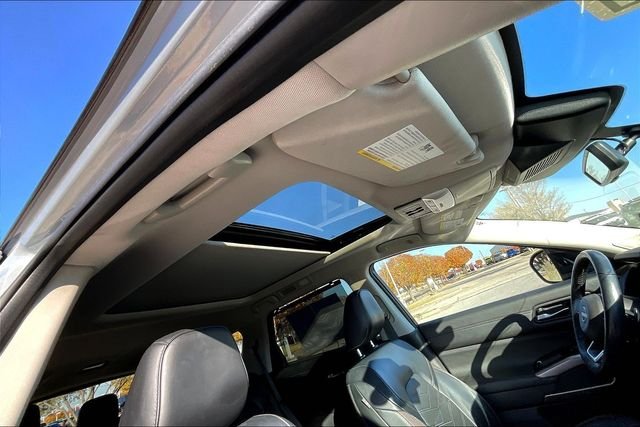 Used 2023 Gray Nissan Platinum image 20