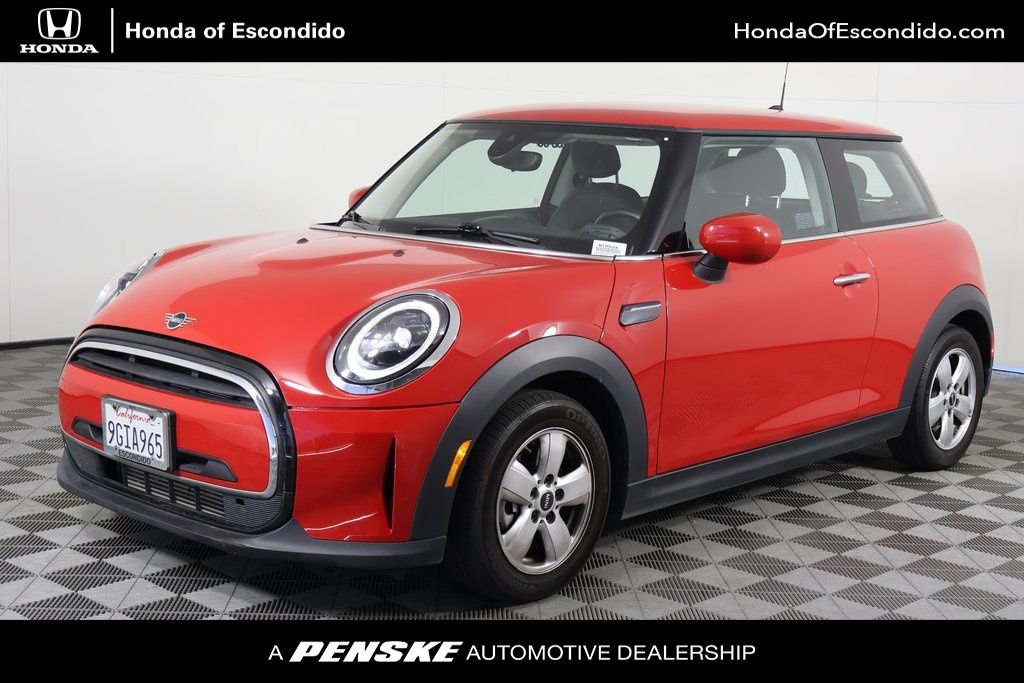 2024 MINI Hardtop Cooper's photo