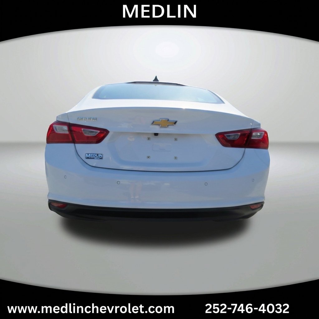 Used 2021 Summit White Chevrolet LS image 9