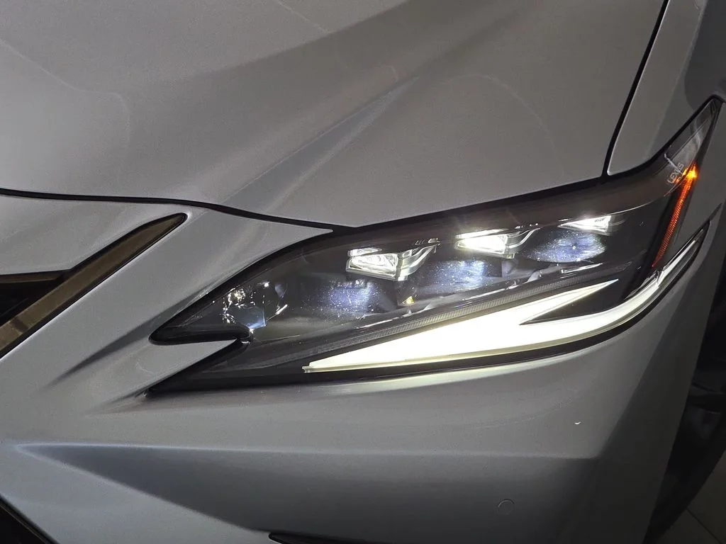 Used 2024 IRIDIUM Lexus 300h F SPORT Handling image 32