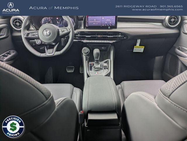 Used 2025 White Alfa Romeo Base image 24