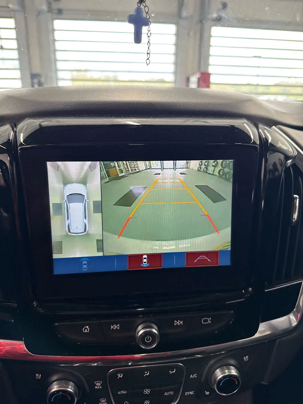 Used 2018 Summit White Chevrolet Premier image 13
