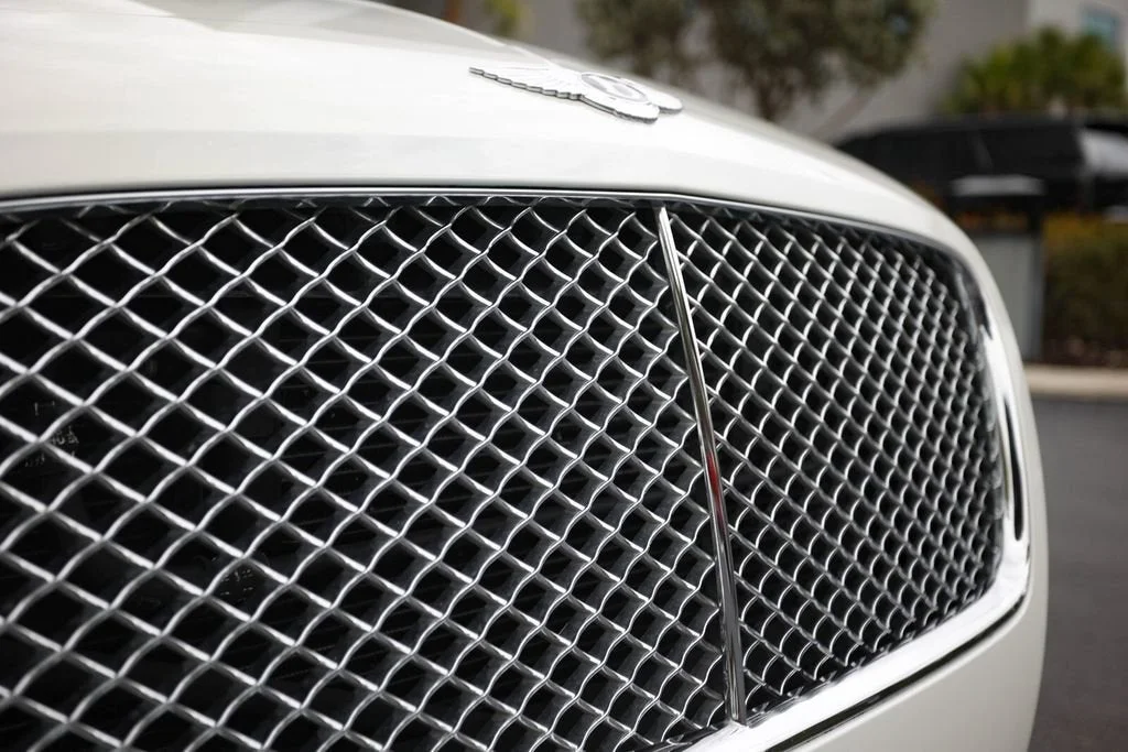 Used 2014 Glacier White Bentley Speed image 13