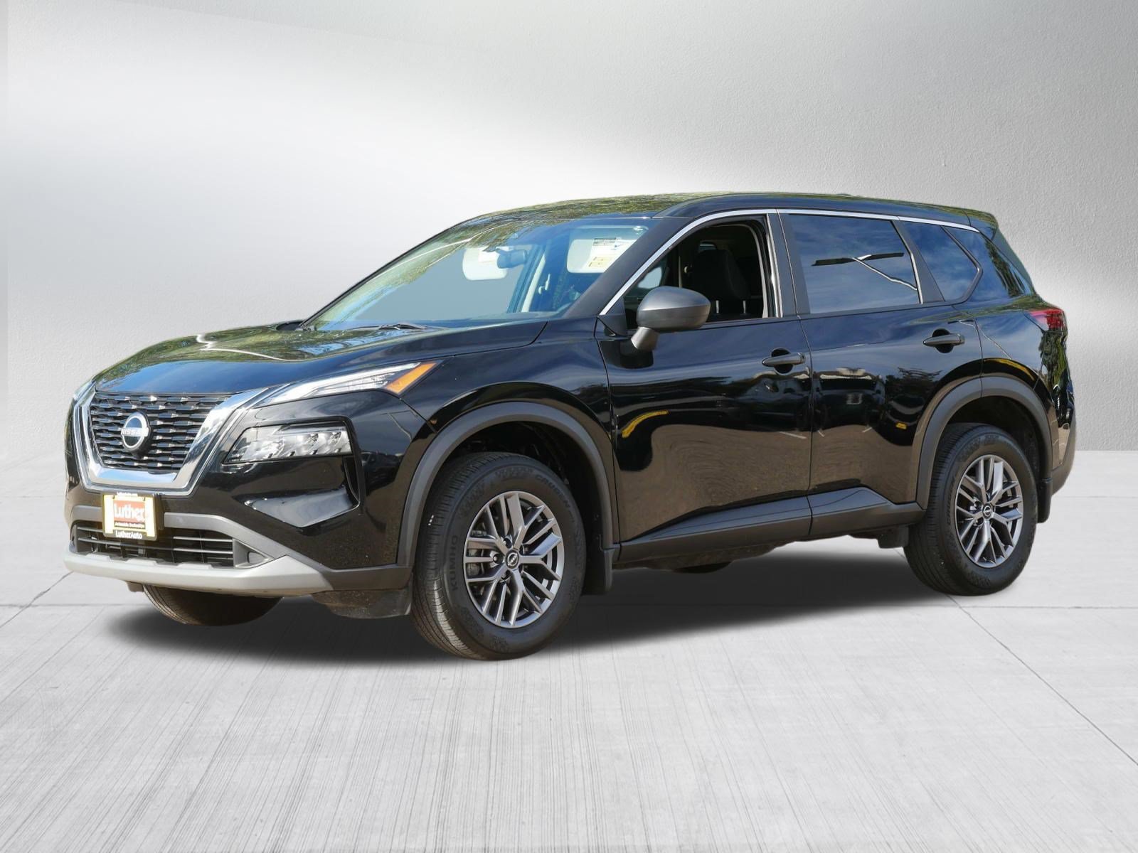 Certified Used 2023 Super Black Nissan S image 3