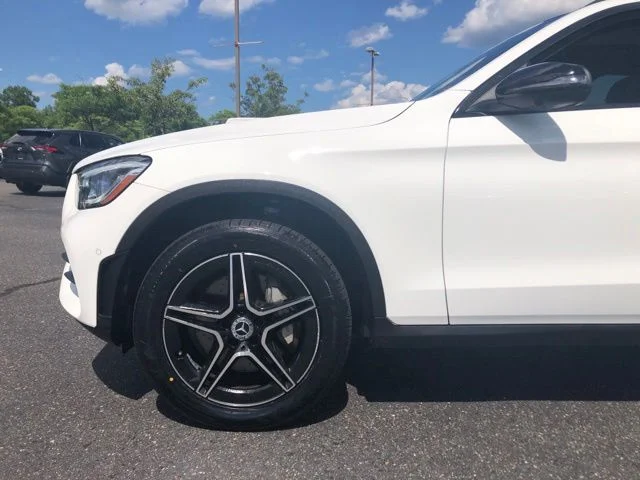 Used 2022 Polar White Mercedes-Benz GLC 300 image 36
