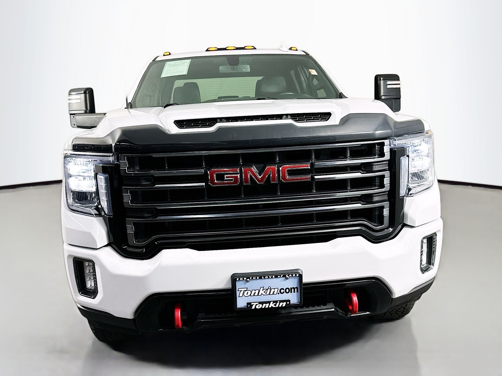 Used 2022 Summit White GMC AT4 image 3