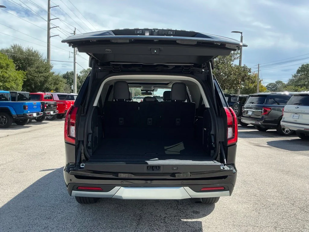 Used 2025 Black Ford Platinum image 20
