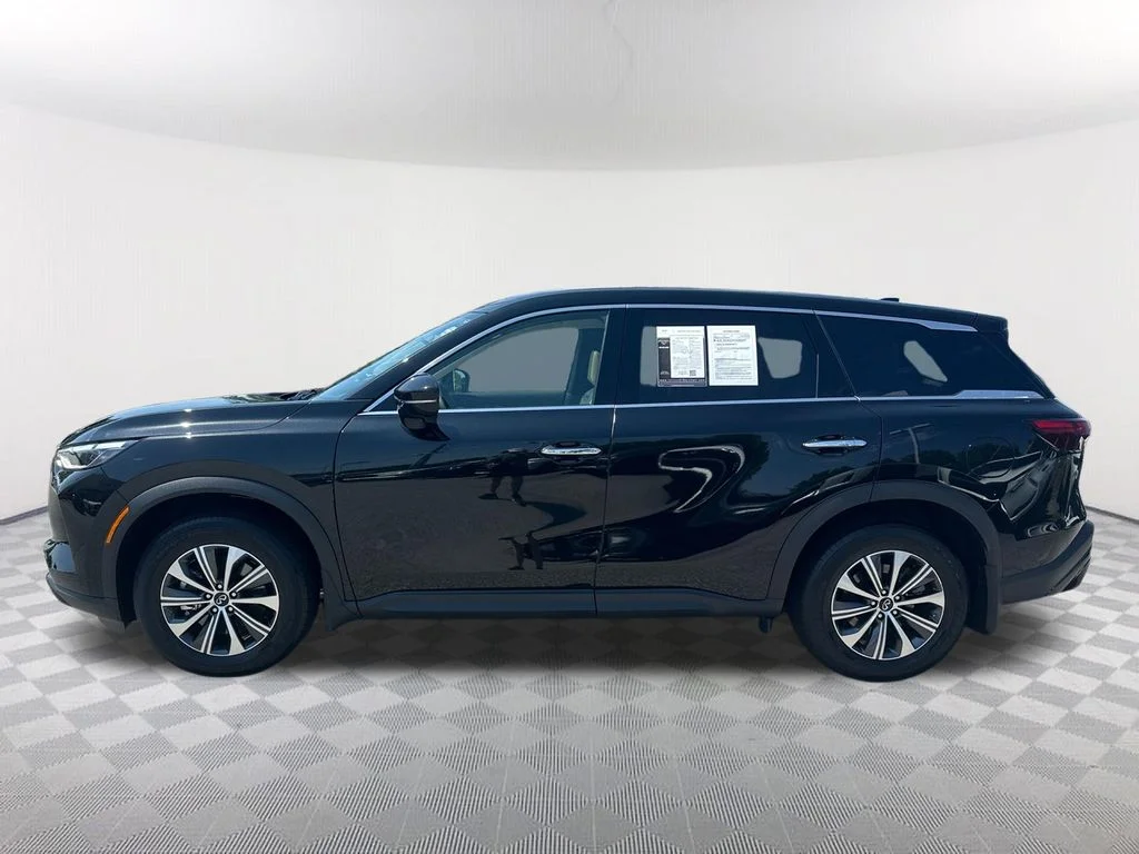 Used 2024 Black INFINITI PURE image 8