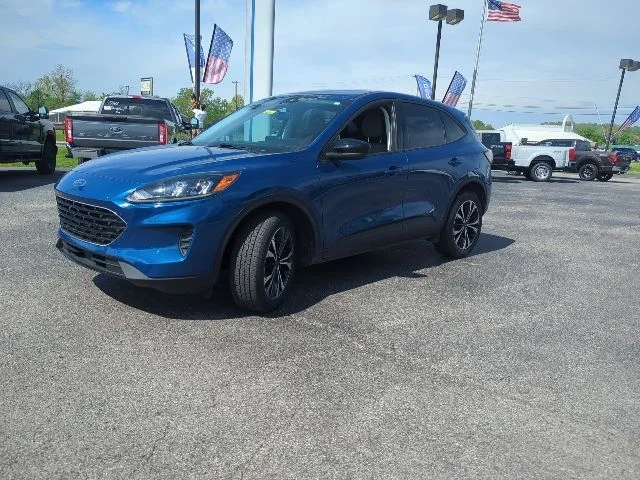 Used 2022 Blue Ford SE image 4