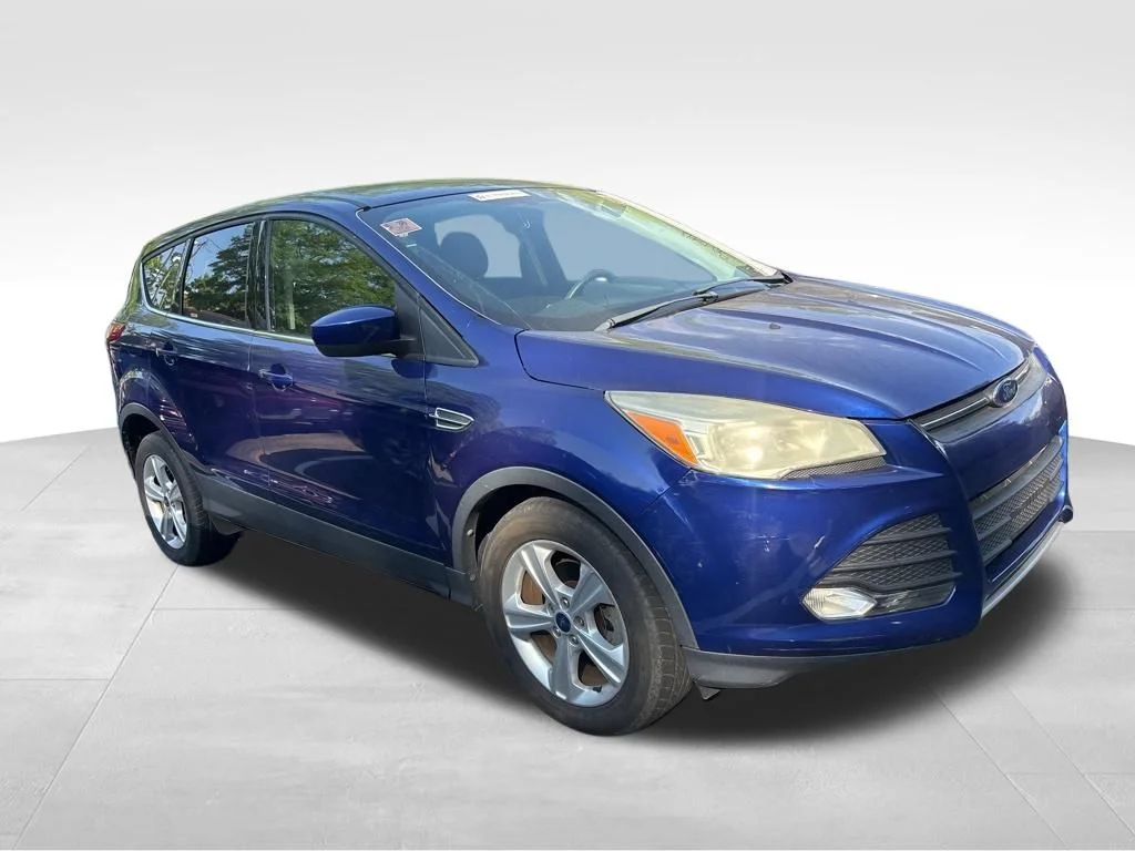 Used 2014 Blue Ford SE image 10