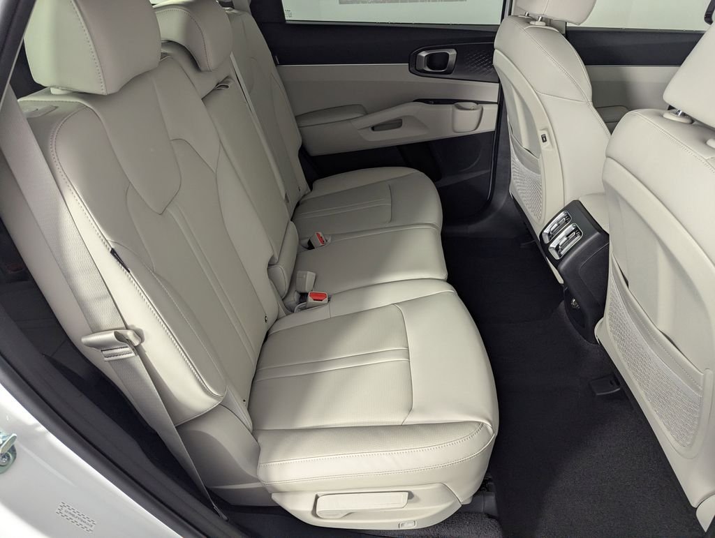 New 2026 Glacial White Pearl Kia EX image 34