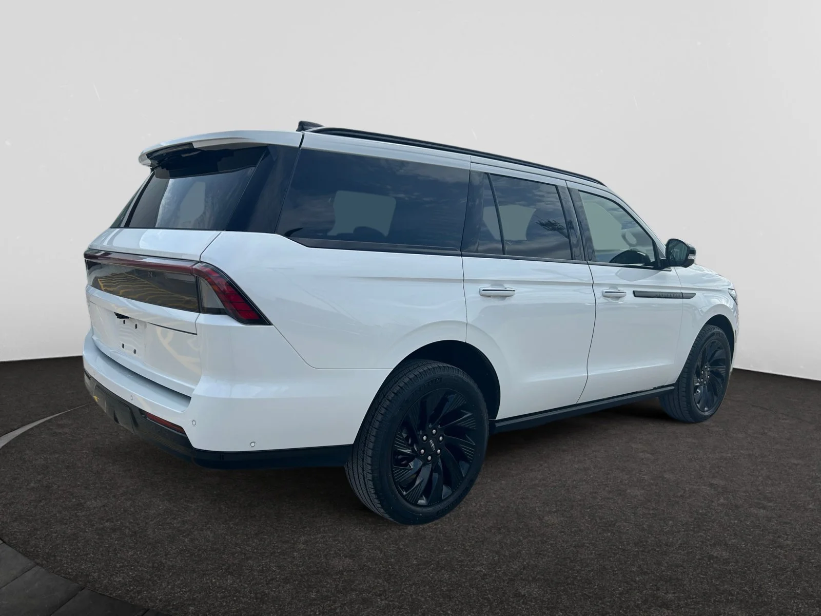 Used 2025 White Lincoln RESERVE image 5