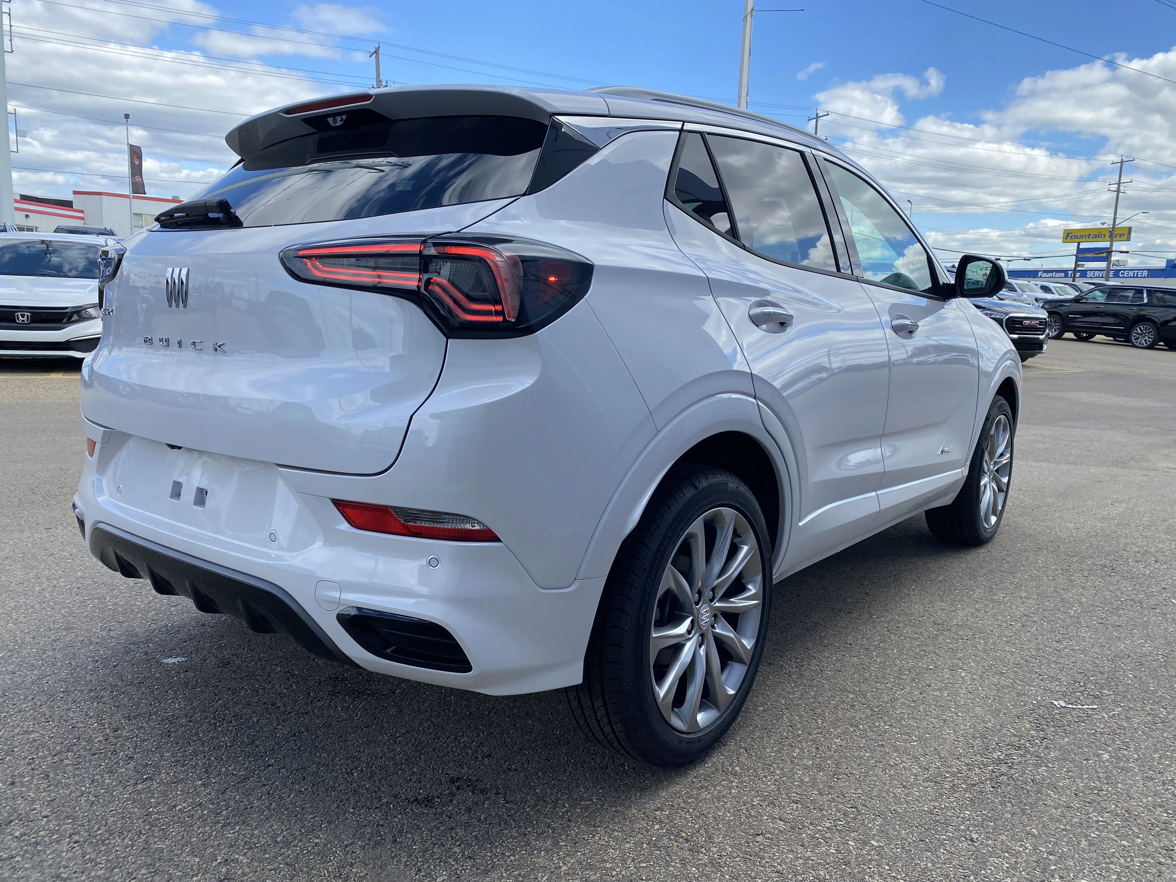 New 2026 WHITE FROST TRICOAT Buick Avenir image 7