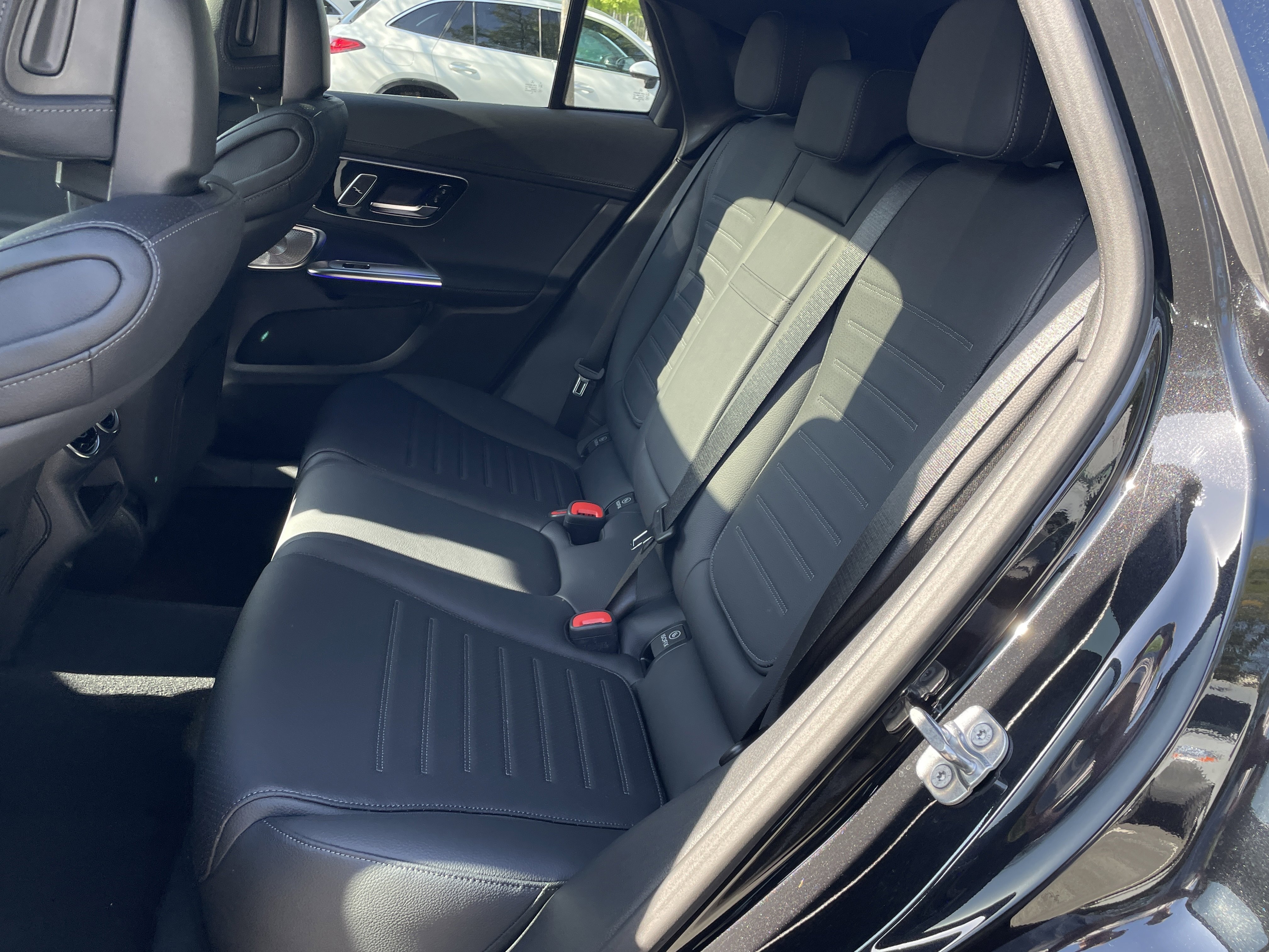 New 2026 Obsidian Black Metallic Mercedes-Benz GLC 300 4MATIC® Coupe image 37
