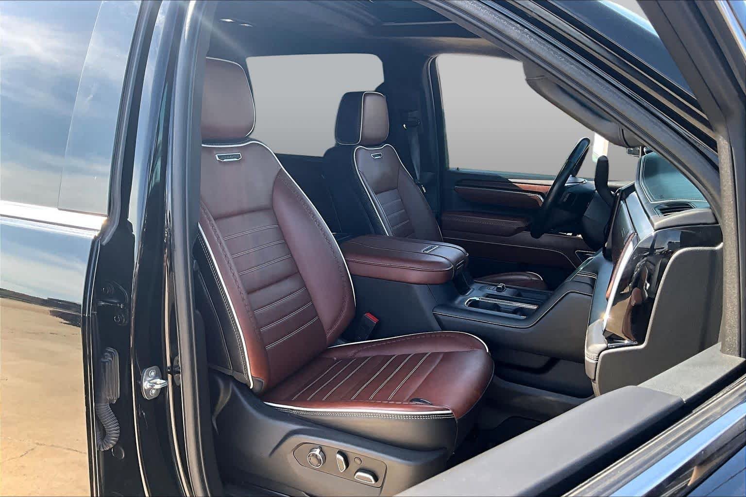 Used 2024 Onyx Black GMC Denali Ultimate image 8