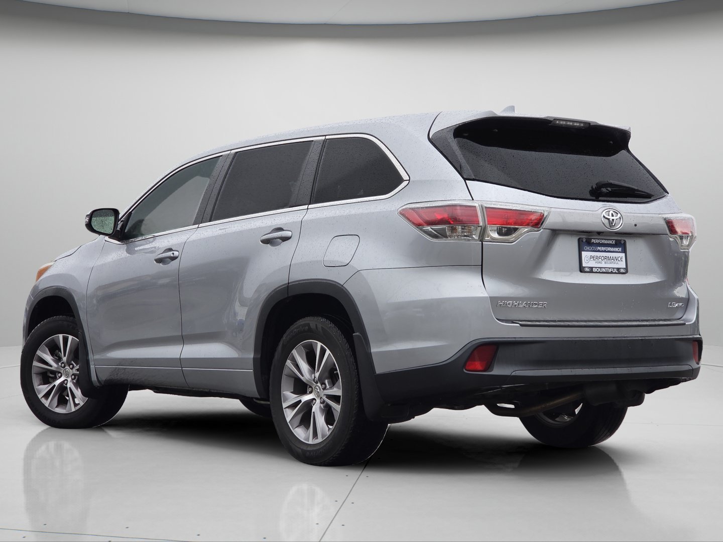 Used 2015 Silver Sky Metallic Toyota LE Plus V6 image 18