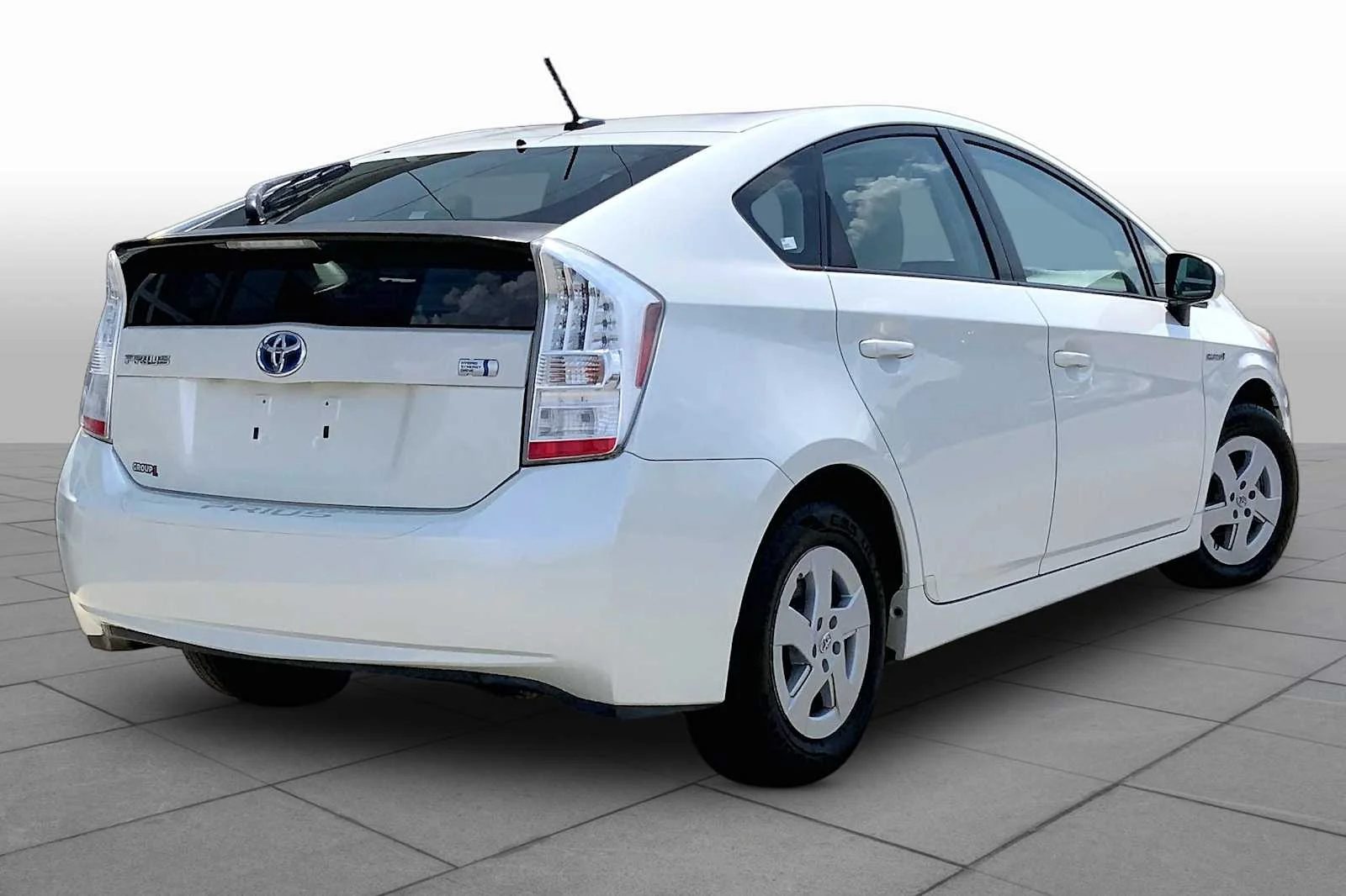 Used 2011 Blizzard Pearl Toyota III image 12