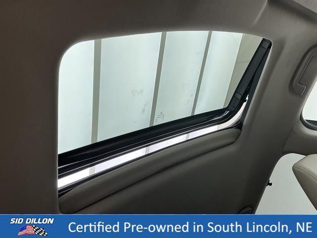 Used 2021 White Honda EX-L image 25