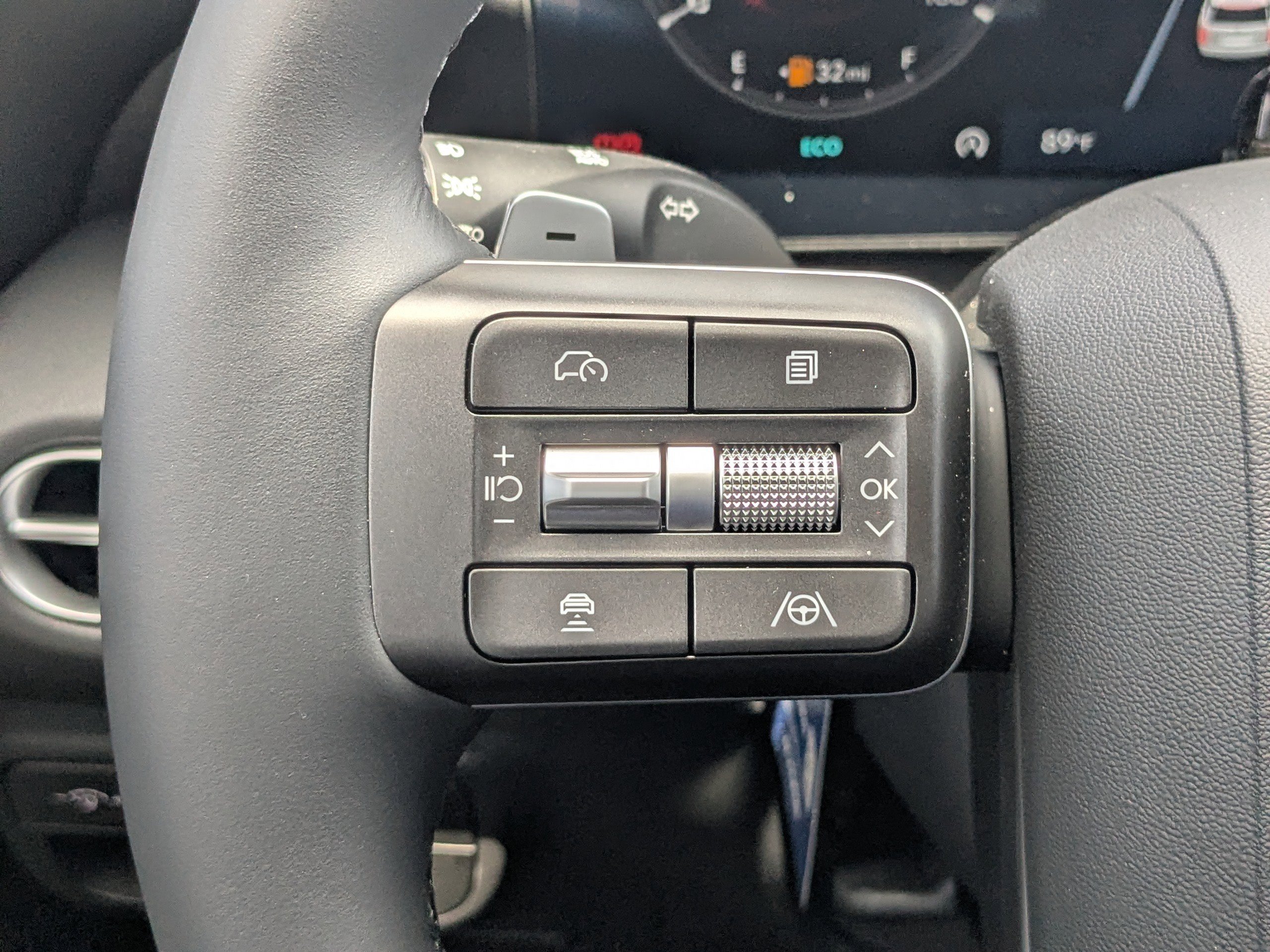 New 2026 Ecotronic Gray Pearl Hyundai Limited FWD image 33
