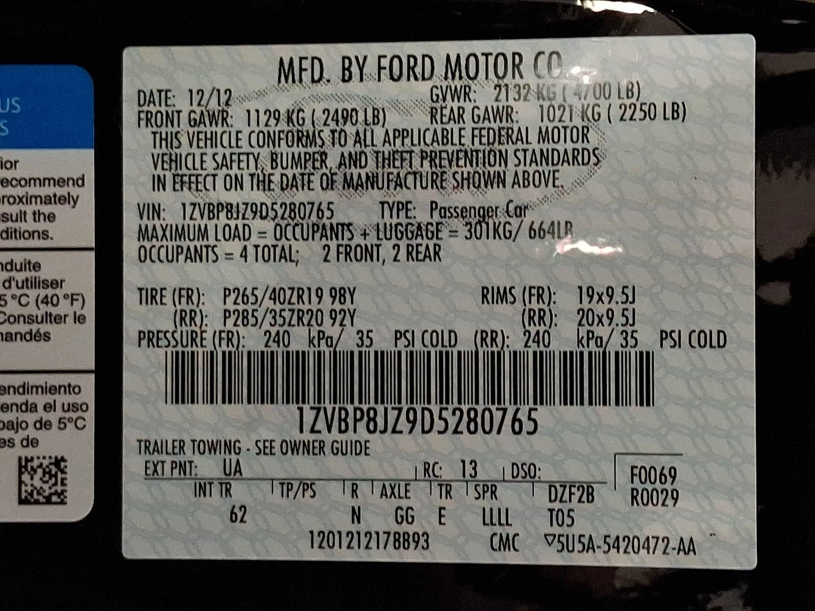 Used 2013 Black Ford Shelby GT500 image 24