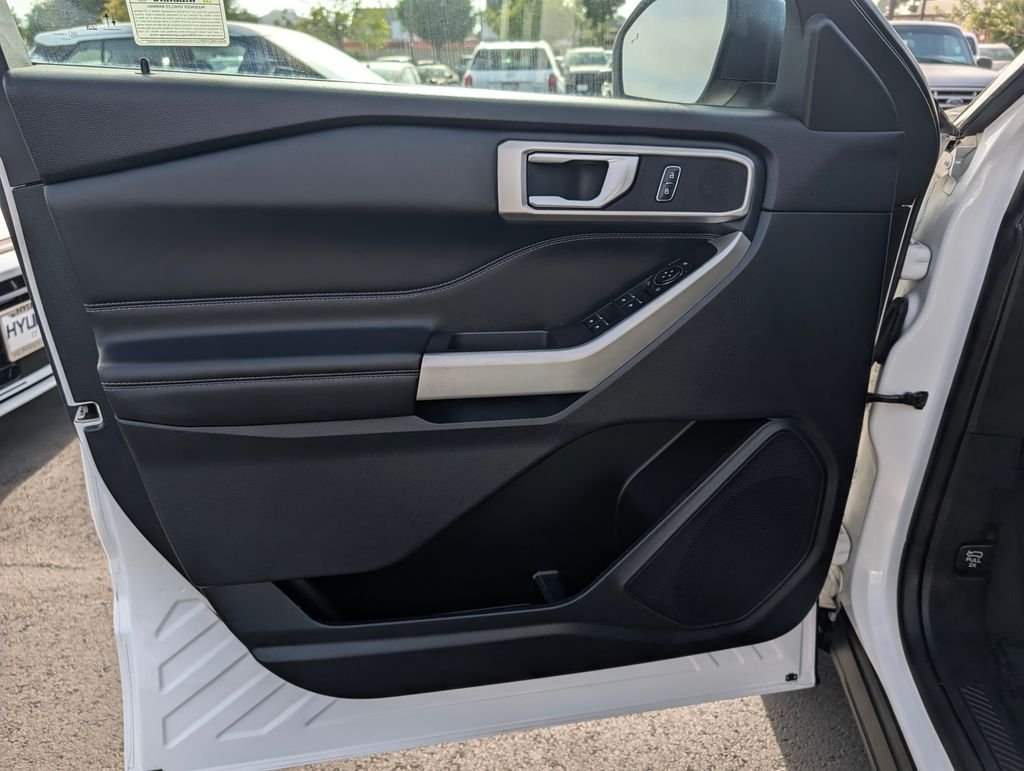 2023 Ford Explorer XLT - Photo 18