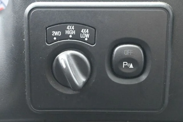 Used 2004 Beige Ford XLT image 30