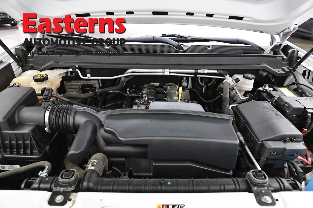 Used 2022 White Chevrolet LT image 7