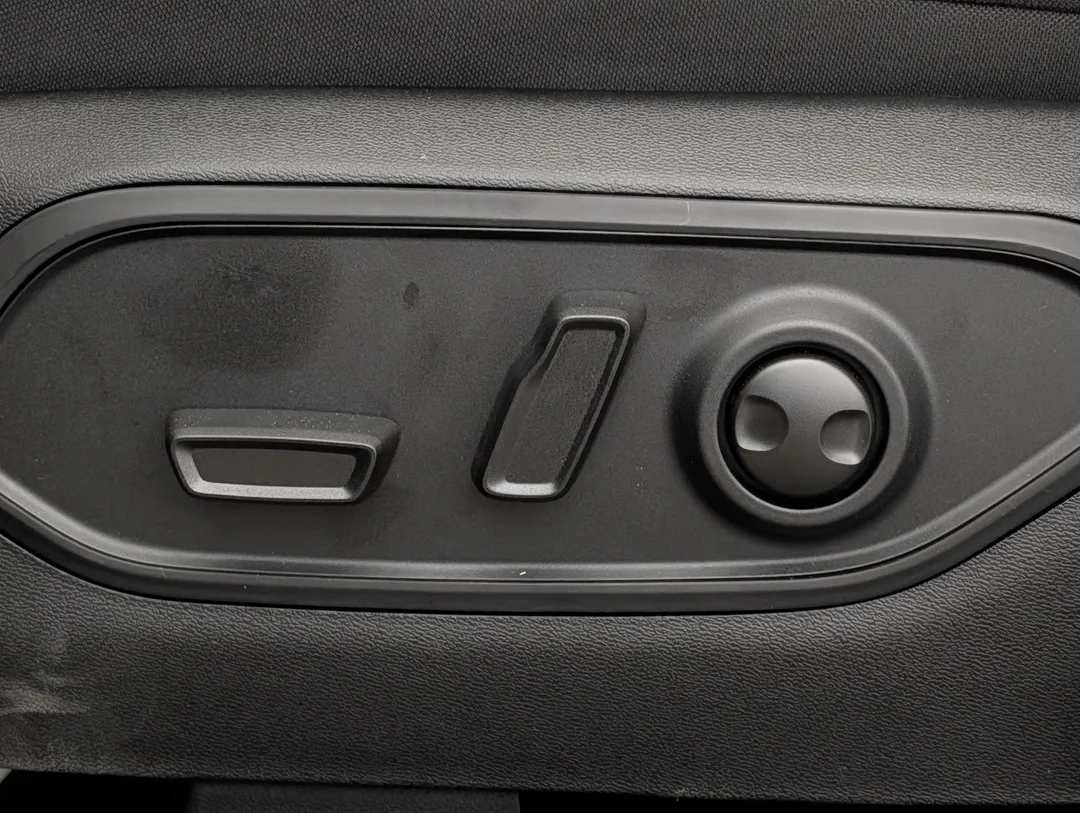 New 2026 Black Jeep Laredo - - 4x4 - 1.6L Turbo Hybrid - Uconnect 5 w/ 12.3 Screen & More! image 14