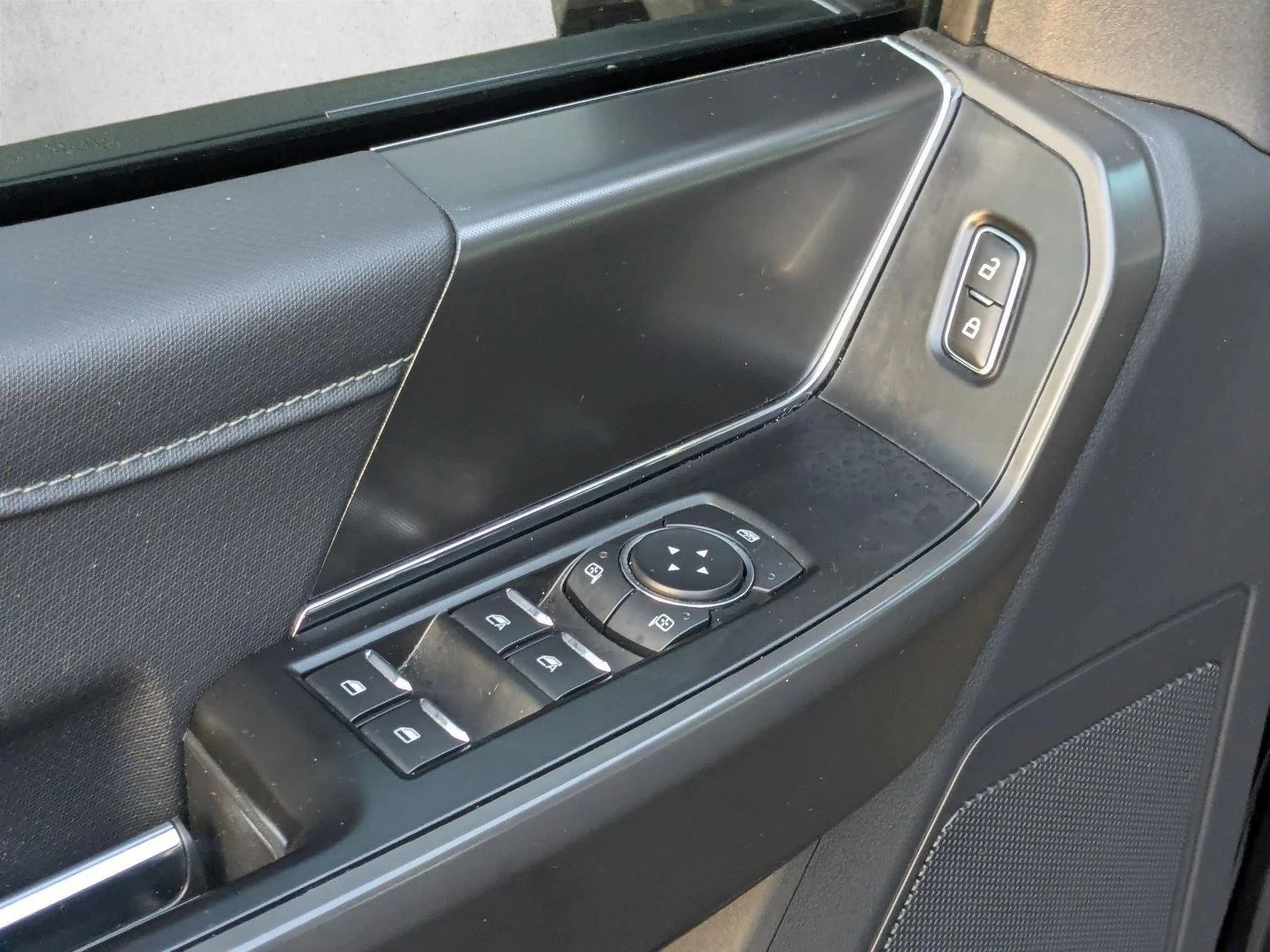 Used 2024 Antimatter Blue Metallic Ford XLT image 12