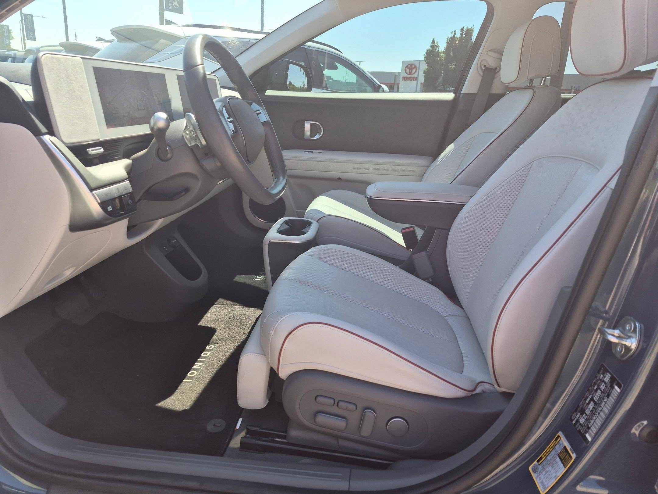 2024 Hyundai IONIQ 5 Limited - Photo 16