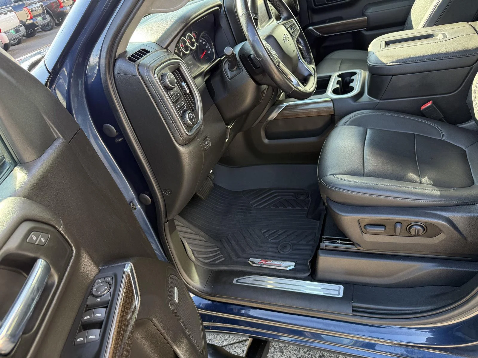 Used 2022 Northsky Blue Metallic Chevrolet RST image 12