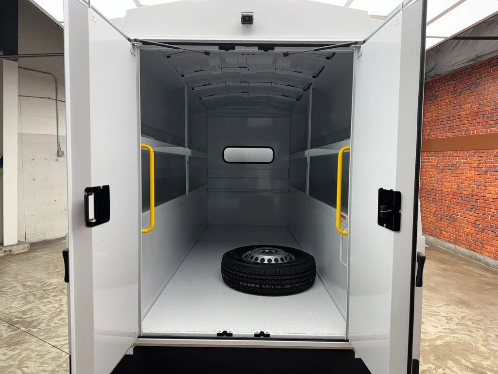 Used 2024 White Mercedes-Benz Standard Roof image 9