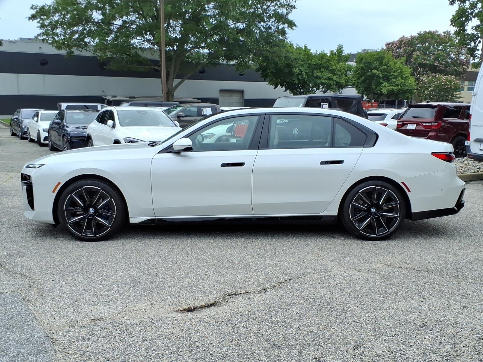 Used 2025 Mineral White Metallic BMW 760i xDrive image 3