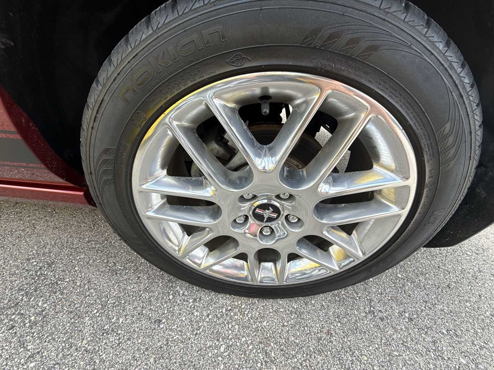Used 2014 Black Ford GT Premium image 28