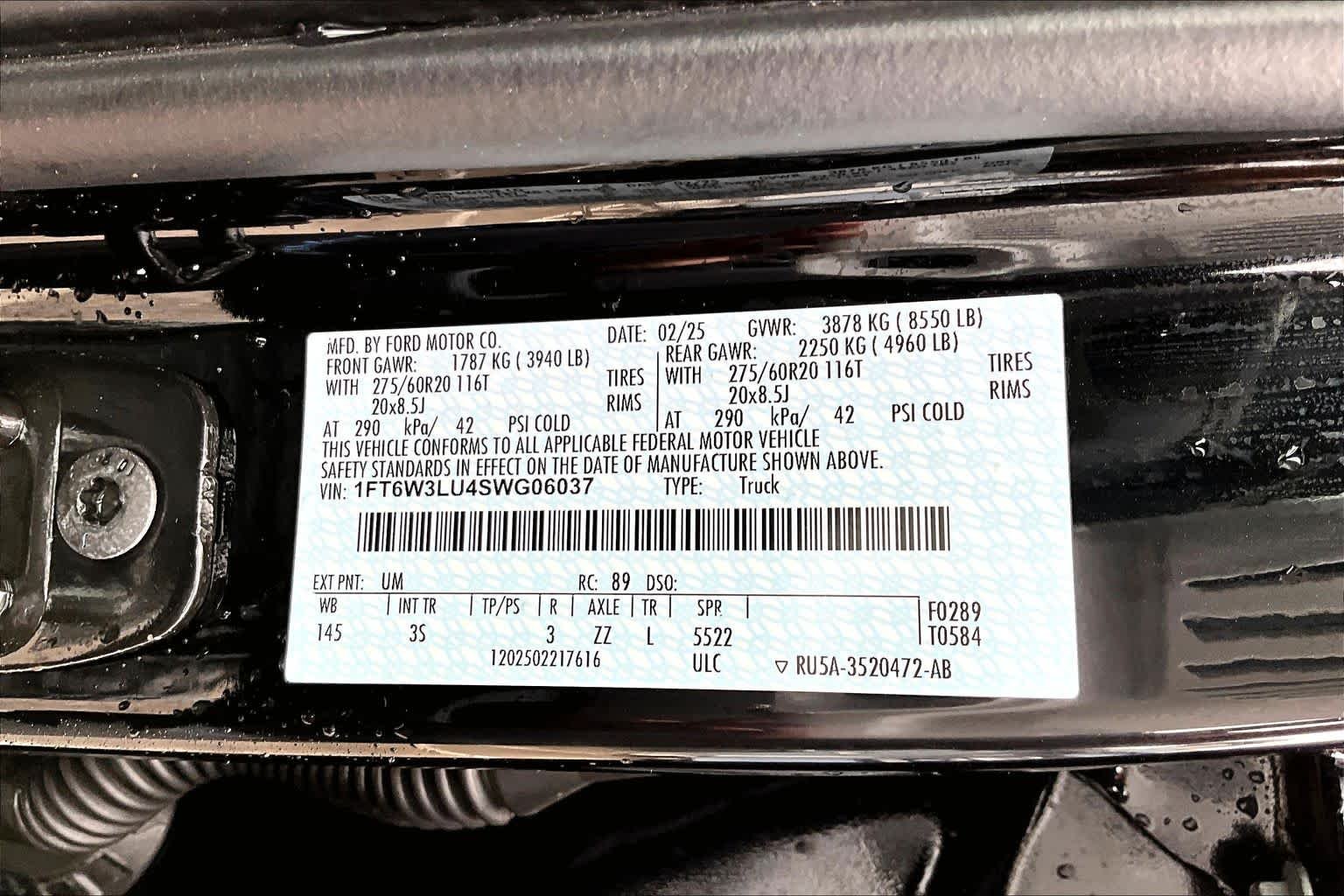 Used 2025 Agate Black Metallic Ford Flash image 33