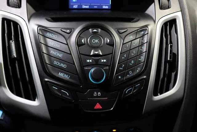Used 2014 Race Red Ford SE image 23