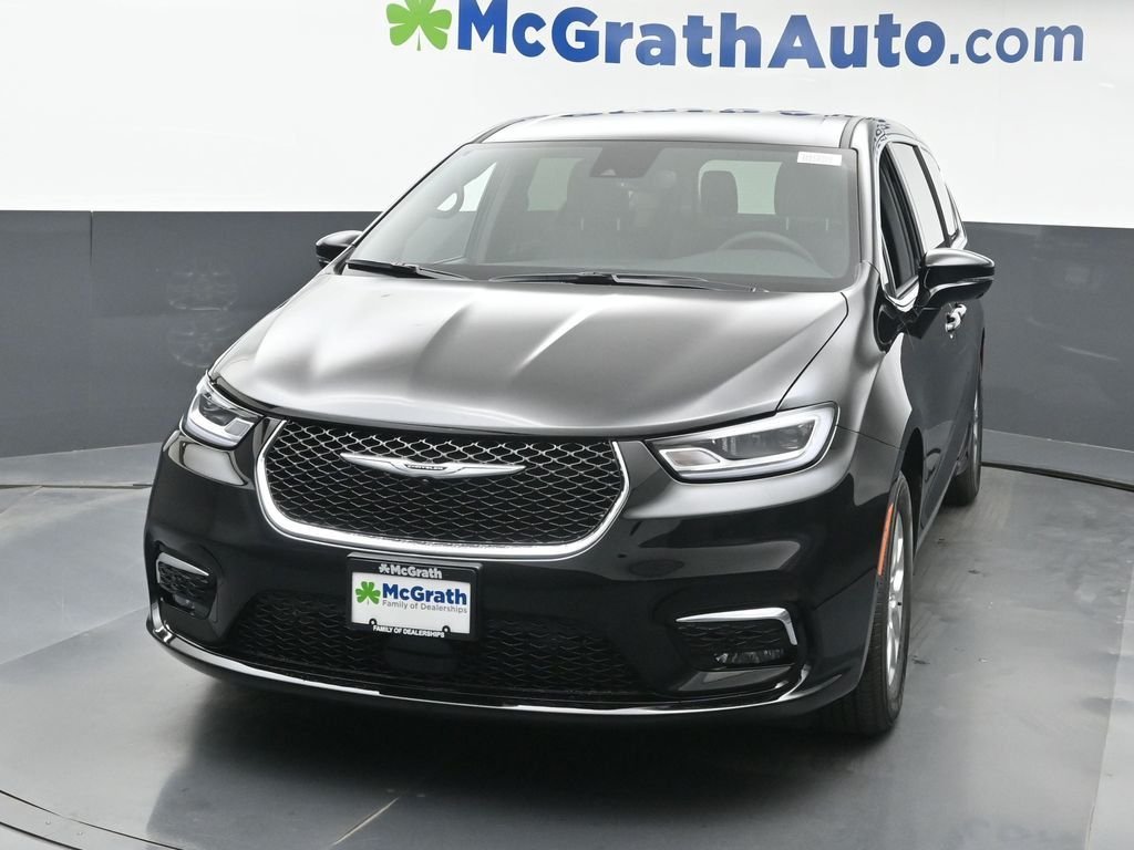 2026 Chrysler Pacifica Select - Photo 6