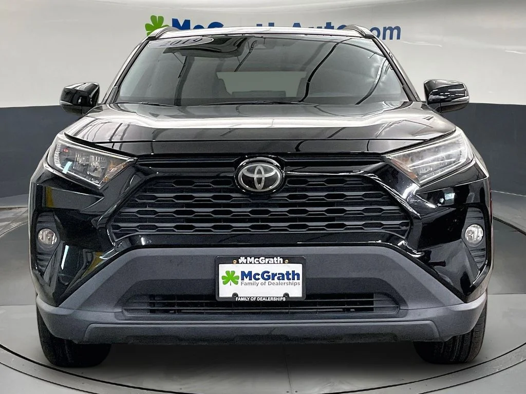 Used 2019 Black Toyota XLE image 5