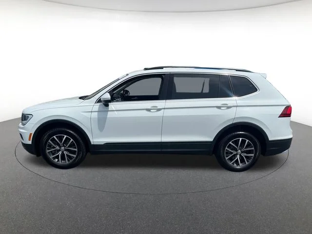 Used 2019 White Volkswagen 2.0T SE image 3