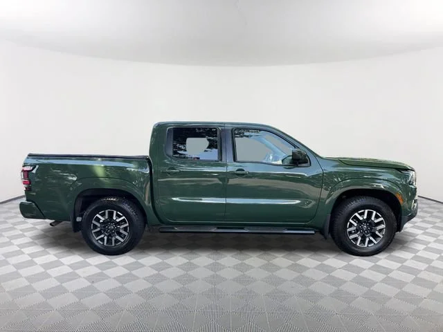 Used 2022 Green Nissan Crew Cab SV 4x2 image 4