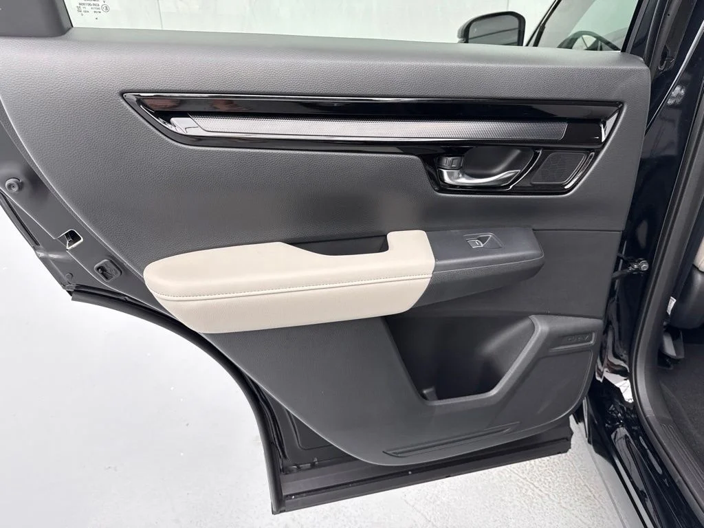 Used 2025 Silver Honda EX-L image 16
