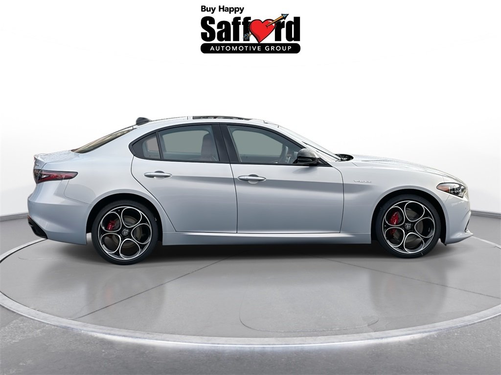 2025 Alfa Romeo Giulia Base's photo