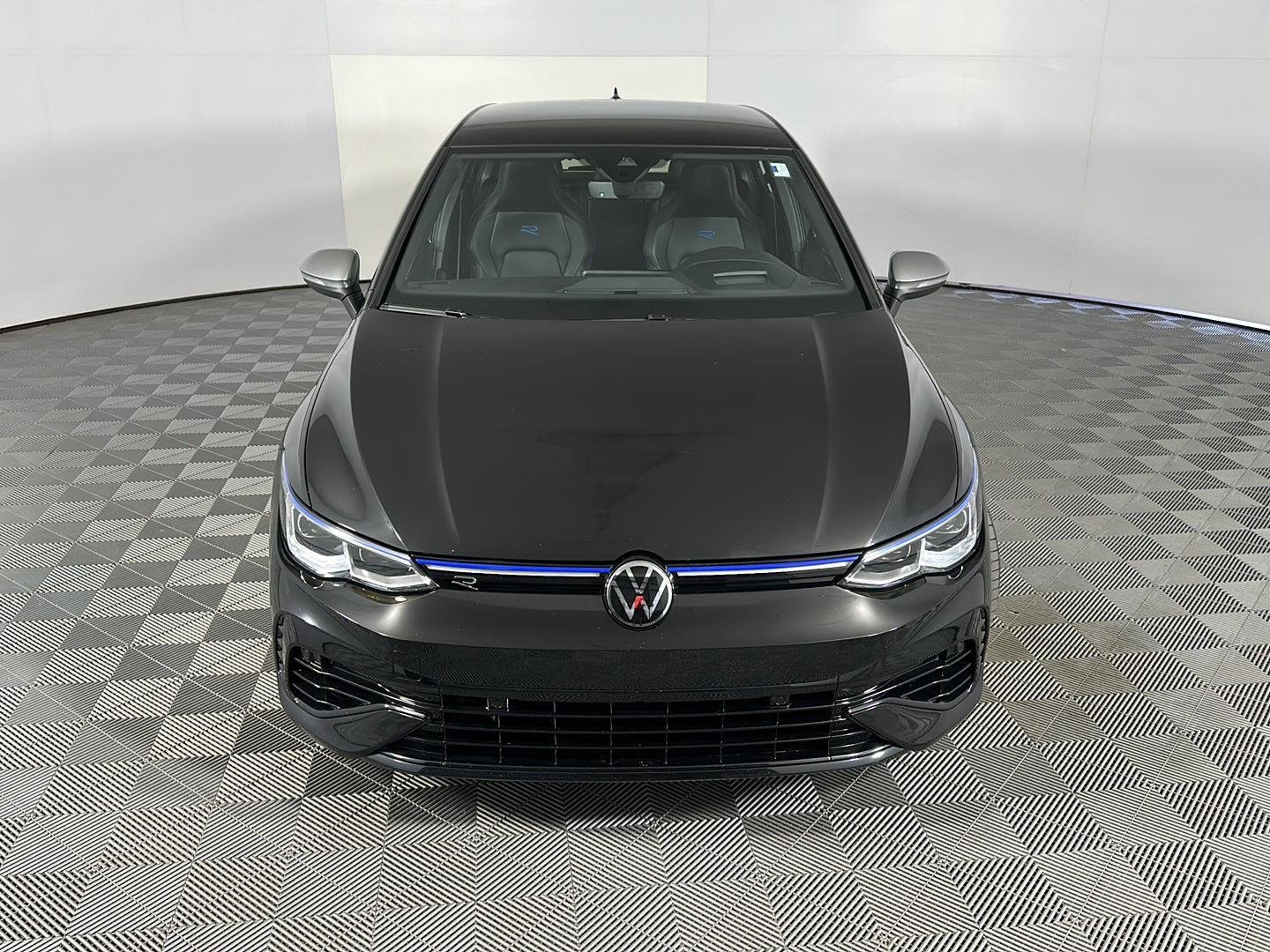 Used 2024 Mythos Black Metallic Volkswagen 4Motion image 2