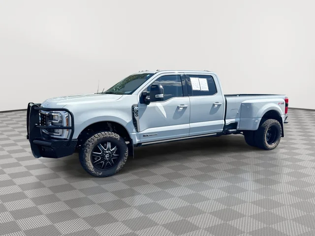 2025 Ford Super Duty F-350 DRW LARIAT