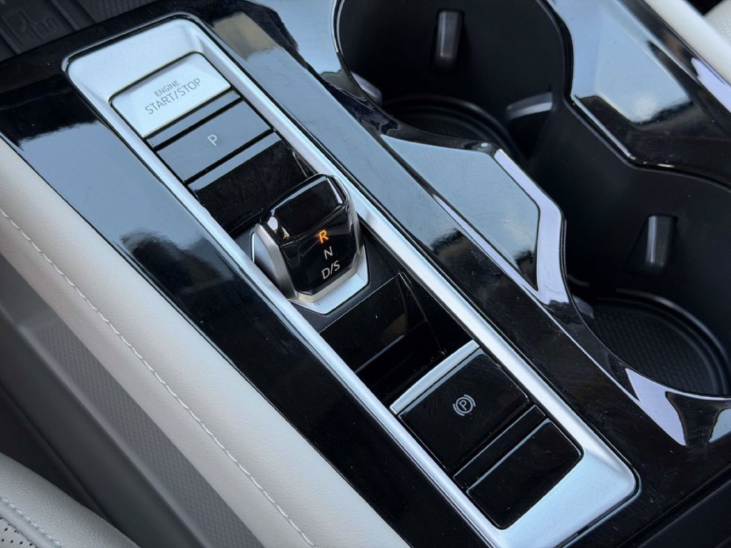 2026 Volkswagen Atlas SE w/Tech - Photo 32